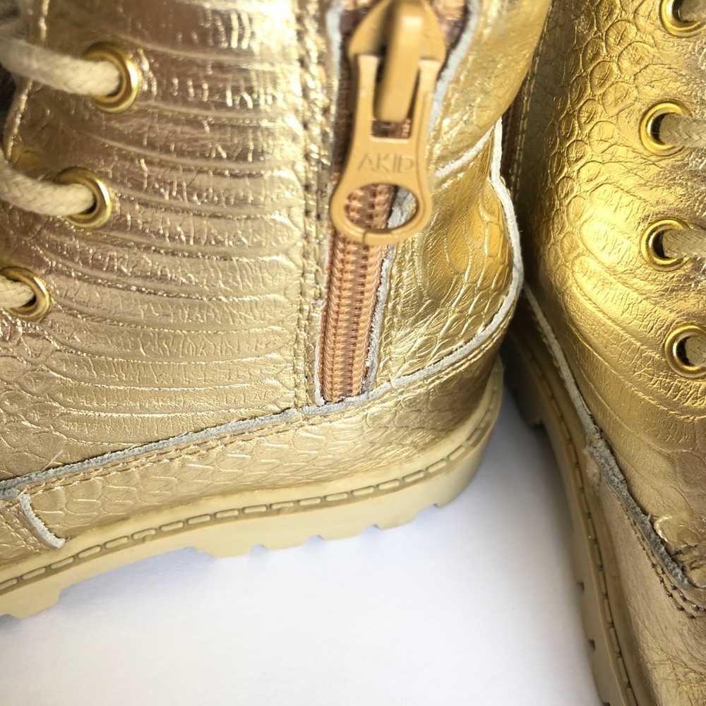 ⚜️GORGEOUS GOLD AKID HIGHTOP SNEAKERS/BOOTS⚜️ - Picture 2 of 6
